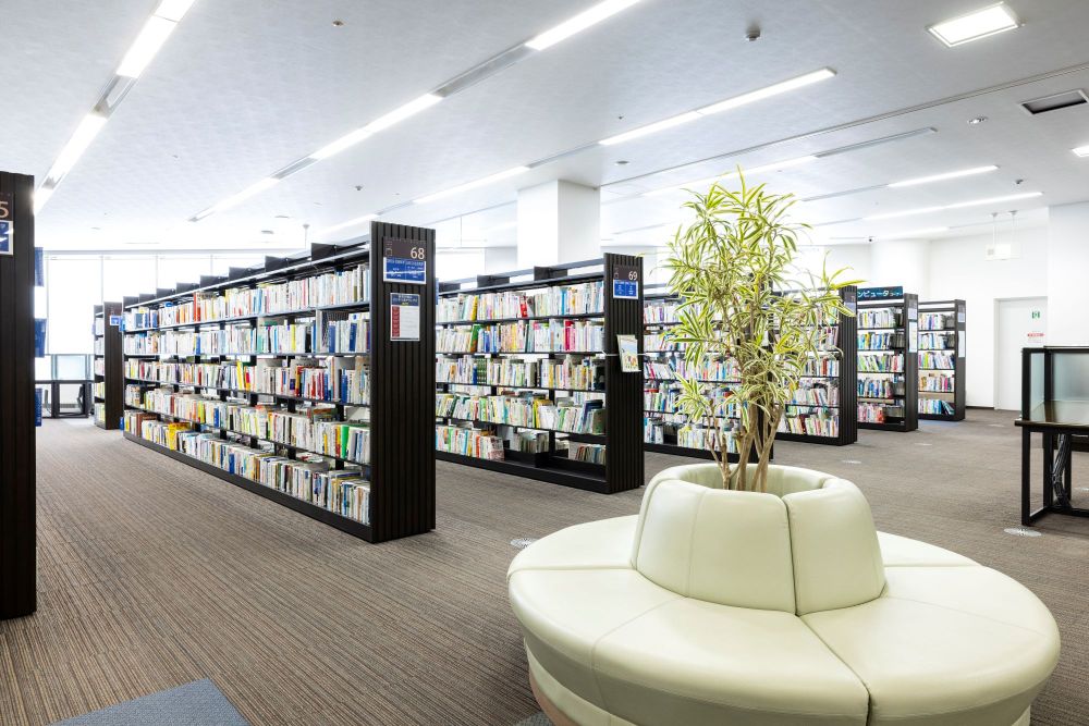 ウェルビー熊本駅前センター　プラザ図書館4階